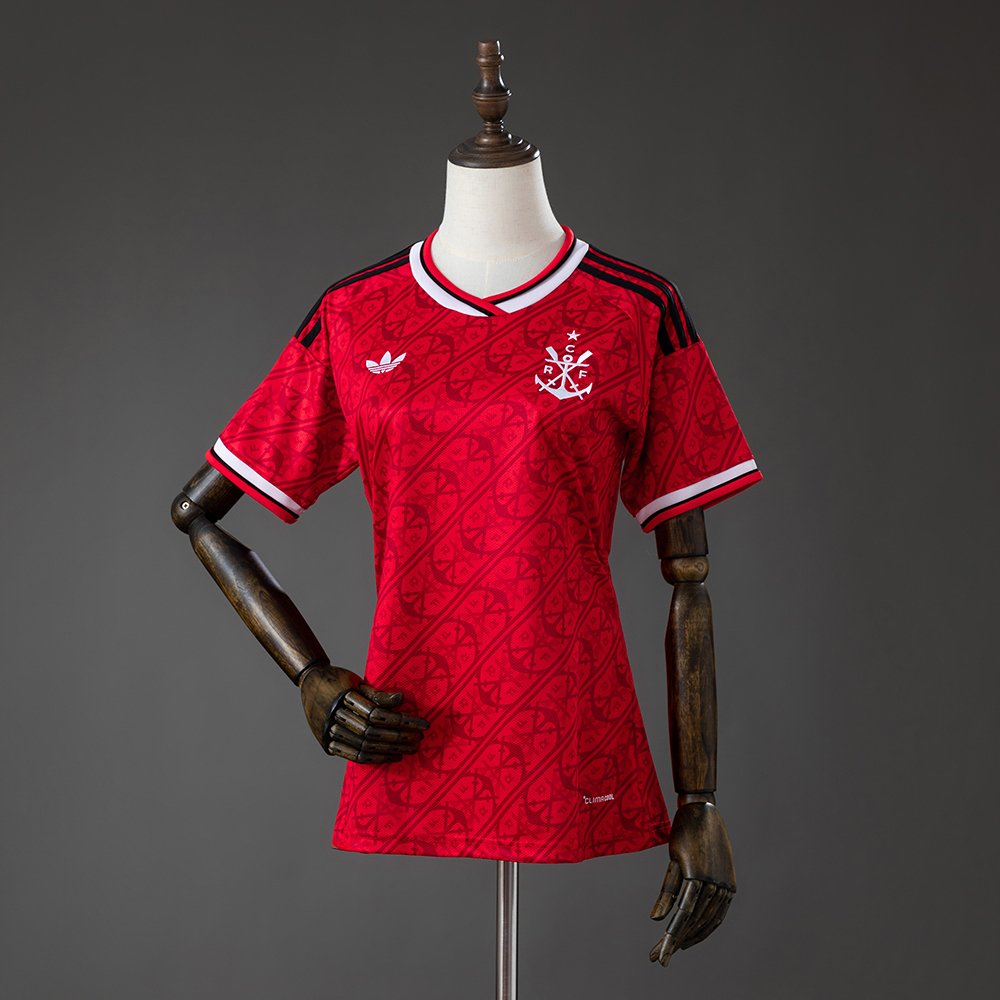 Camisa vermelha de futebol com estampa gráfica em toda a frente